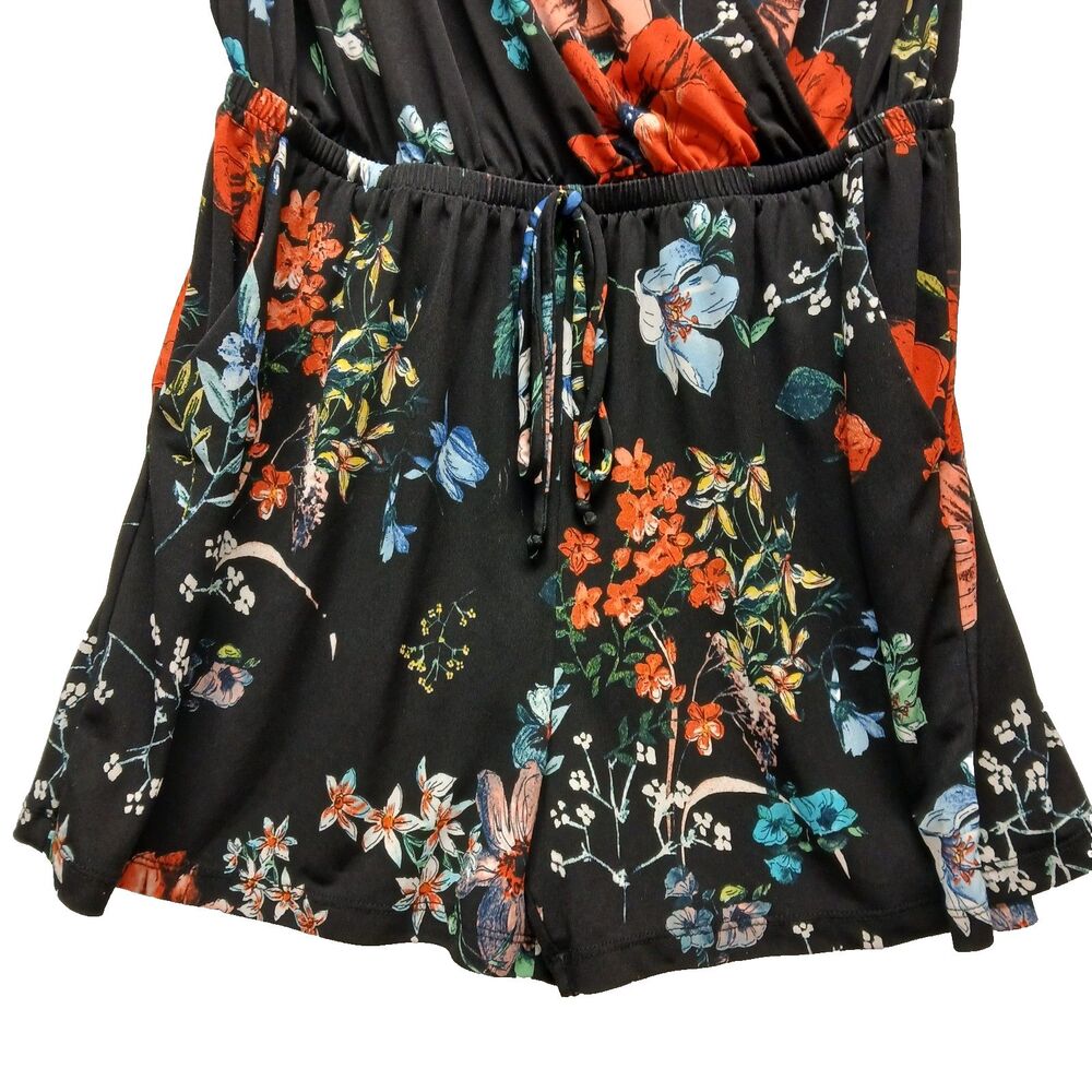 Kaileigh Women's Black & Red Floral Tie Waist Romper with Pockets Size Medium - Picture 4 of 7